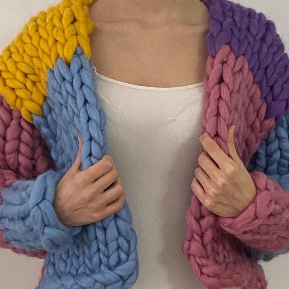 Cardigan Hand-Knitted Color Block Crop Top - Picture 3 of 9